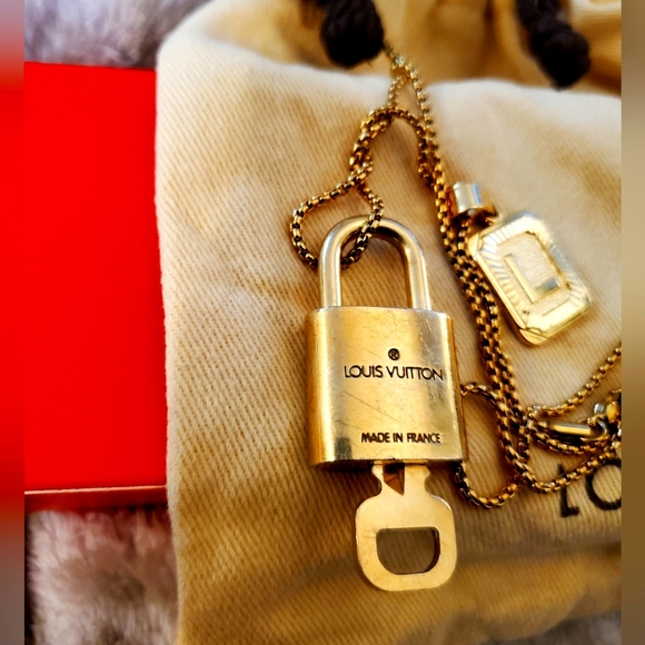 Authenic Louis Vuitton Padlock & Key - Picture 5 of 7